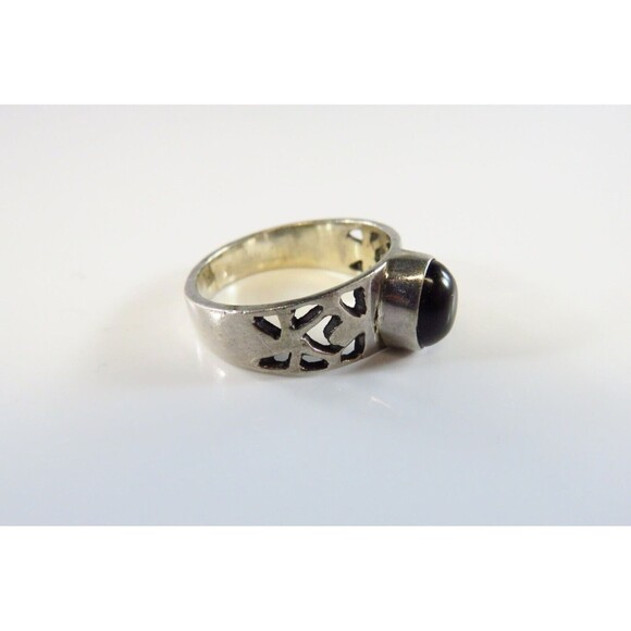 Vintage Oval Onyx Cabochon Solitaire Pierced Sterling Silver Ring Size 7.25 - Picture 10 of 11